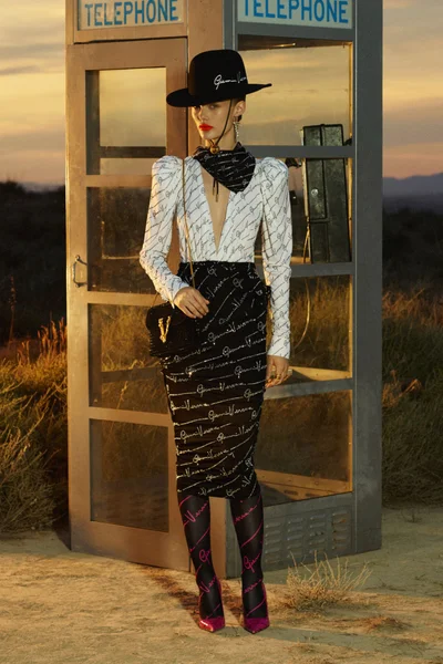 Look 26